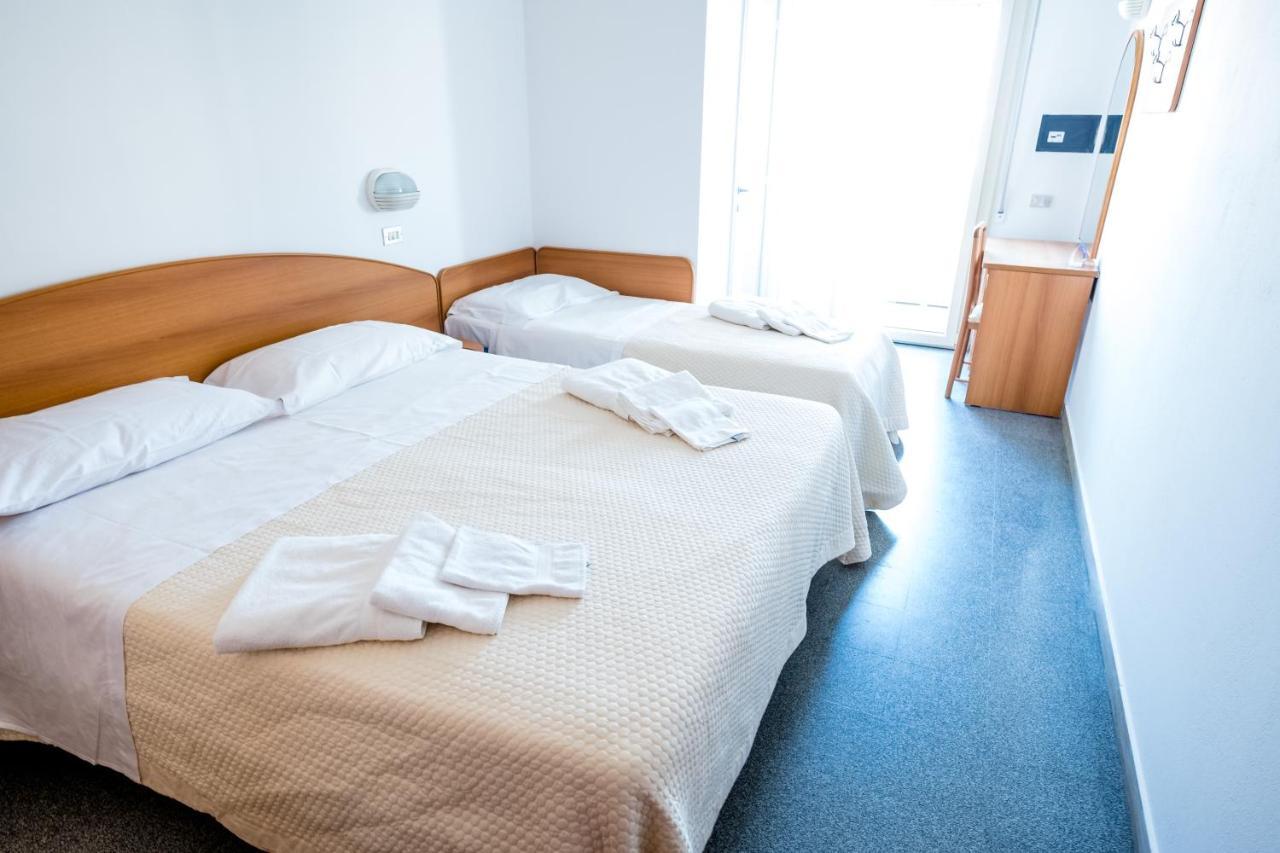 Hotel Saint Louis Rimini Buitenkant foto