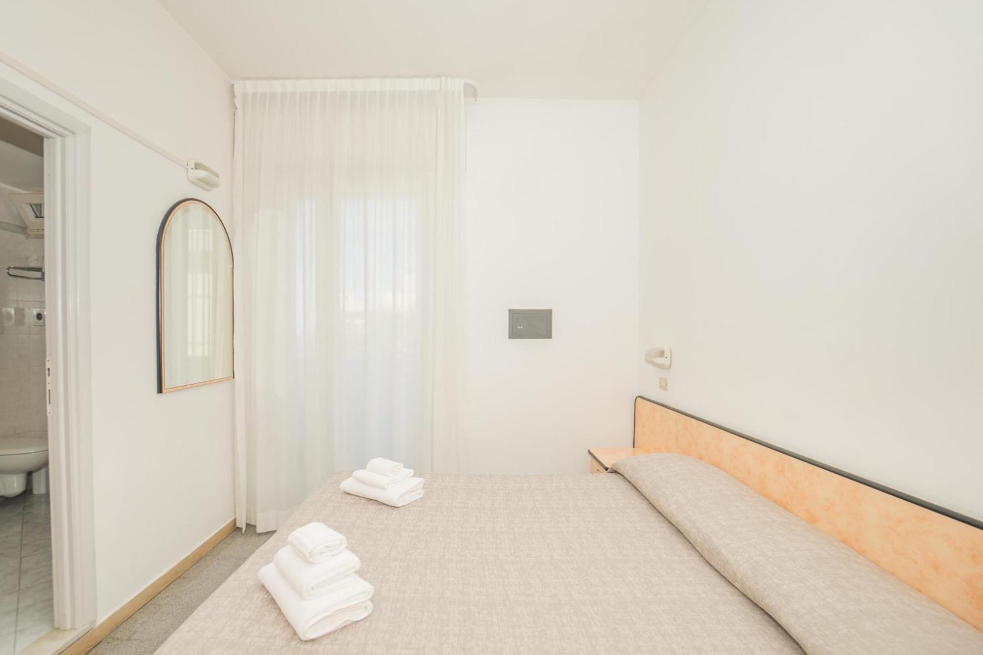 Hotel Saint Louis Rimini Buitenkant foto